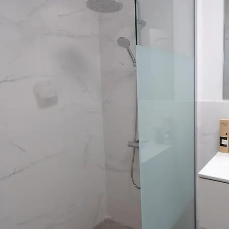 2 Jacuzzis,10 People,villa,nearby Beach,terrace 빌라 타라할레호