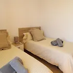 Villa 2 Jacuzzis,10 People,villa,nearby Beach,terrace
