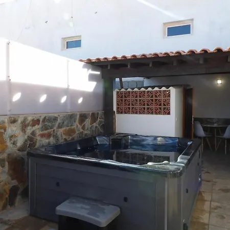 Вилла 2 Jacuzzis,10 People,villa,nearby Beach,terrace *