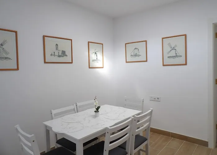 2 Jacuzzis,10 People,villa,nearby Beach,terrace טרחלחו