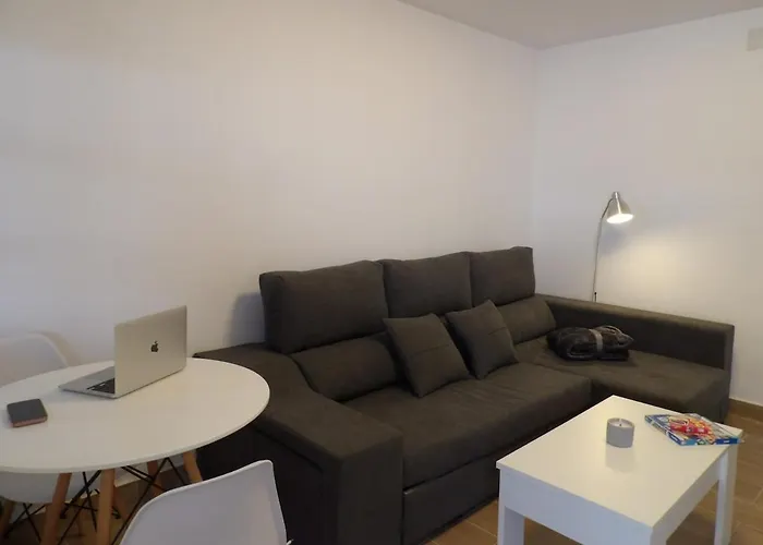 2 Jacuzzis,10 People,villa,nearby Beach,terrace וילה *