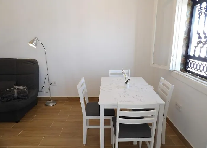 2 Jacuzzis,10 People,villa,nearby Beach,terrace טרחלחו