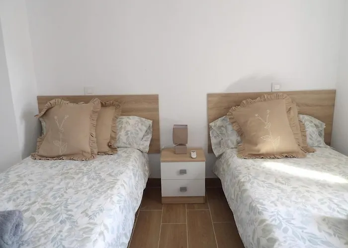 2 Jacuzzis,10 People,villa,nearby Beach,terrace טרחלחו