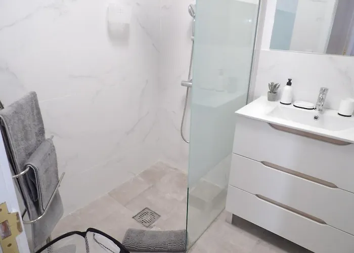 2 Jacuzzis,10 People,villa,nearby Beach,terrace