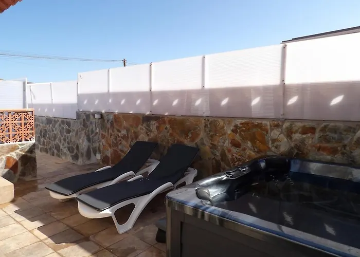 2 Jacuzzis,10 People,villa,nearby Beach,terrace