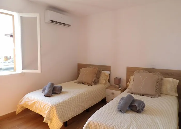 וילה 2 Jacuzzis,10 People,villa,nearby Beach,terrace
